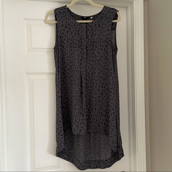 H&M Tops - H&M Sleeveless Leopard Print Tunic Size 8